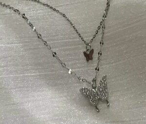 Colgante de Mariposa con Collar de Cadenas