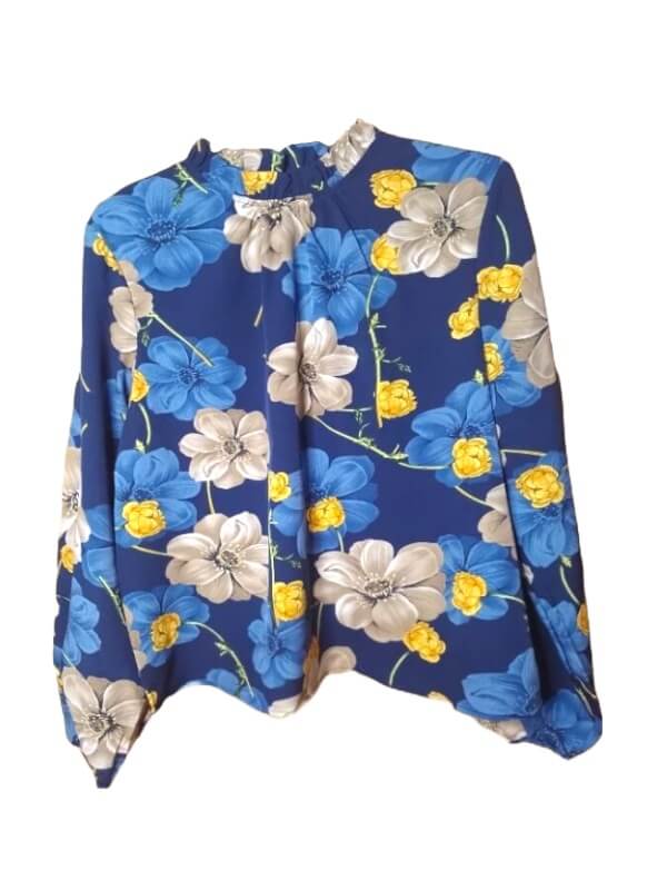 Blusa Floral Azul y Cuello Fruncido - Imagen 4